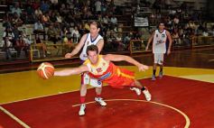 Foto de la galería: Tokio remontó un partido difícil y cortó una racha negativa