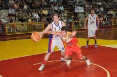 Foto de la galería: Tokio remontó un partido difícil y cortó una racha negativa