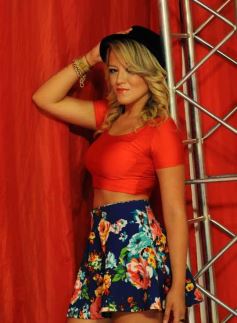 Foto de la galería: Mica ultima detalles de lo que será su primer disco