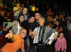 Foto de la galería: La segunda noche del gran Festival estuvo marcada de homenajes