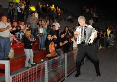 Foto de la galería: La segunda noche del gran Festival estuvo marcada de homenajes
