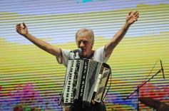 Foto de la galería: La segunda noche del gran Festival estuvo marcada de homenajes