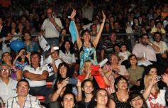Foto de la galería: La segunda noche del gran Festival estuvo marcada de homenajes