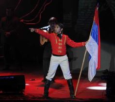 Foto de la galería: La segunda noche del gran Festival estuvo marcada de homenajes