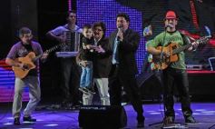 Foto de la galería: La segunda noche del gran Festival estuvo marcada de homenajes