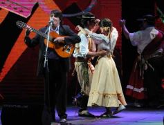 Foto de la galería: La segunda noche del gran Festival estuvo marcada de homenajes