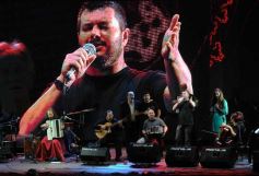 Foto de la galería: La segunda noche del gran Festival estuvo marcada de homenajes