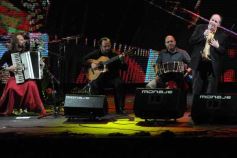 Foto de la galería: La segunda noche del gran Festival estuvo marcada de homenajes