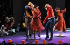 Foto de la galería: Premio Consagración del Festival del Litoral a Pamela Ayala