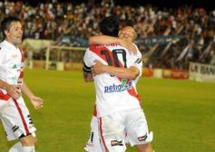 Foto de la galería: Apareció Barinaga y goleó Guaraní