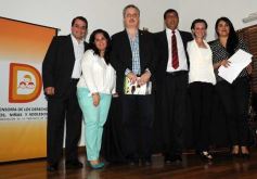 Foto de la galería: Premiaron a los que trabajaron intensamente en 2014 por los derechos de los niños