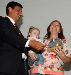 Foto de la galería: Premiaron a los que trabajaron intensamente en 2014 por los derechos de los niños