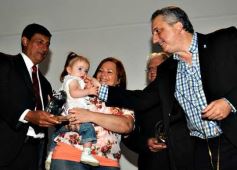 Foto de la galería: Premiaron a los que trabajaron intensamente en 2014 por los derechos de los niños