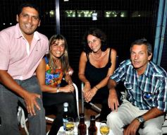 Foto de la galería: El club Itapúa inauguró su temporada de pileta con una gran fiesta