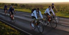 Foto de la galería: Miles de ciclistas pedalearon a Itatí, movidos por la fe