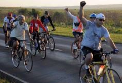 Foto de la galería: Miles de ciclistas pedalearon a Itatí, movidos por la fe