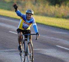 Foto de la galería: Miles de ciclistas pedalearon a Itatí, movidos por la fe