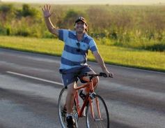 Foto de la galería: Miles de ciclistas pedalearon a Itatí, movidos por la fe