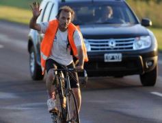 Foto de la galería: Miles de ciclistas pedalearon a Itatí, movidos por la fe