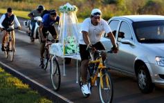 Foto de la galería: Miles de ciclistas pedalearon a Itatí, movidos por la fe