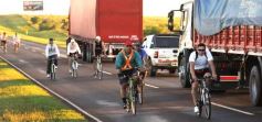 Foto de la galería: Miles de ciclistas pedalearon a Itatí, movidos por la fe