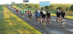 Foto de la galería: Miles de ciclistas pedalearon a Itatí, movidos por la fe