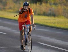 Foto de la galería: Miles de ciclistas pedalearon a Itatí, movidos por la fe