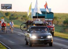 Foto de la galería: Miles de ciclistas pedalearon a Itatí, movidos por la fe