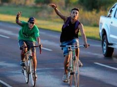 Foto de la galería: Miles de ciclistas pedalearon a Itatí, movidos por la fe