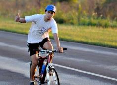 Foto de la galería: Miles de ciclistas pedalearon a Itatí, movidos por la fe