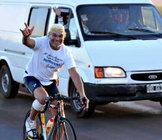 Foto de la galería: Miles de ciclistas pedalearon a Itatí, movidos por la fe