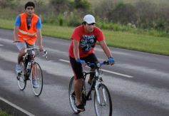 Foto de la galería: Miles de ciclistas pedalearon a Itatí, movidos por la fe