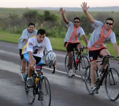 Foto de la galería: Miles de ciclistas pedalearon a Itatí, movidos por la fe