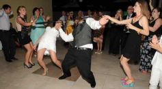 Foto de la galería: Andrea y César sellaron su amor en los papeles y ante Dios: emoción y fiesta