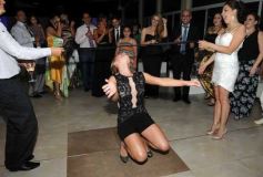 Foto de la galería: Andrea y César sellaron su amor en los papeles y ante Dios: emoción y fiesta