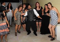 Foto de la galería: Andrea y César sellaron su amor en los papeles y ante Dios: emoción y fiesta