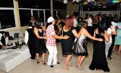 Foto de la galería: Andrea y César sellaron su amor en los papeles y ante Dios: emoción y fiesta