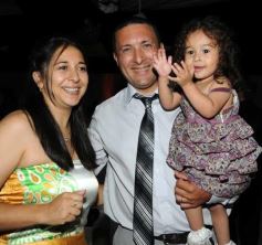 Foto de la galería: Andrea y César sellaron su amor en los papeles y ante Dios: emoción y fiesta