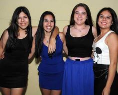 Foto de la galería: Andrea y César sellaron su amor en los papeles y ante Dios: emoción y fiesta