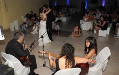 Foto de la galería: Andrea y César sellaron su amor en los papeles y ante Dios: emoción y fiesta