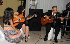 Foto de la galería: Andrea y César sellaron su amor en los papeles y ante Dios: emoción y fiesta