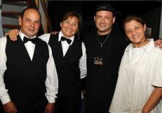 Foto de la galería: Andrea y César sellaron su amor en los papeles y ante Dios: emoción y fiesta