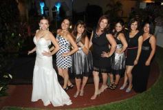 Foto de la galería: Andrea y César sellaron su amor en los papeles y ante Dios: emoción y fiesta