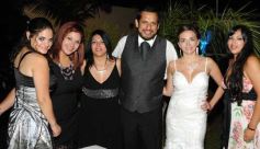 Foto de la galería: Andrea y César sellaron su amor en los papeles y ante Dios: emoción y fiesta