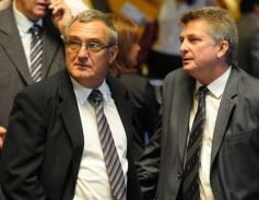 Foto de la galería: Con el 82,5% de los votos, Rovira fue reelecto presidente del Parlamento Misionero