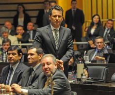 Foto de la galería: Con el 82,5% de los votos, Rovira fue reelecto presidente del Parlamento Misionero