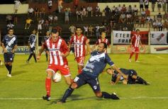 Sixto Fotografías. Deportes. Torneo Federal A - Guaraní Antonio Franco perdió con San Martín de Tucumán