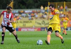 Sixto Fotografías. Deportes. B Nacional - Crucero ganó a Instituto y va por más