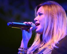 Sixto Fotografías. Sociedad. Recitales - La Princesita Karina cantó en el Anfiteatro de Posadas