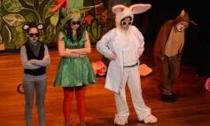 Sixto Fotografías. Sociedad. Teatro - Caperucita visitó el Festival Gurises al Teatro